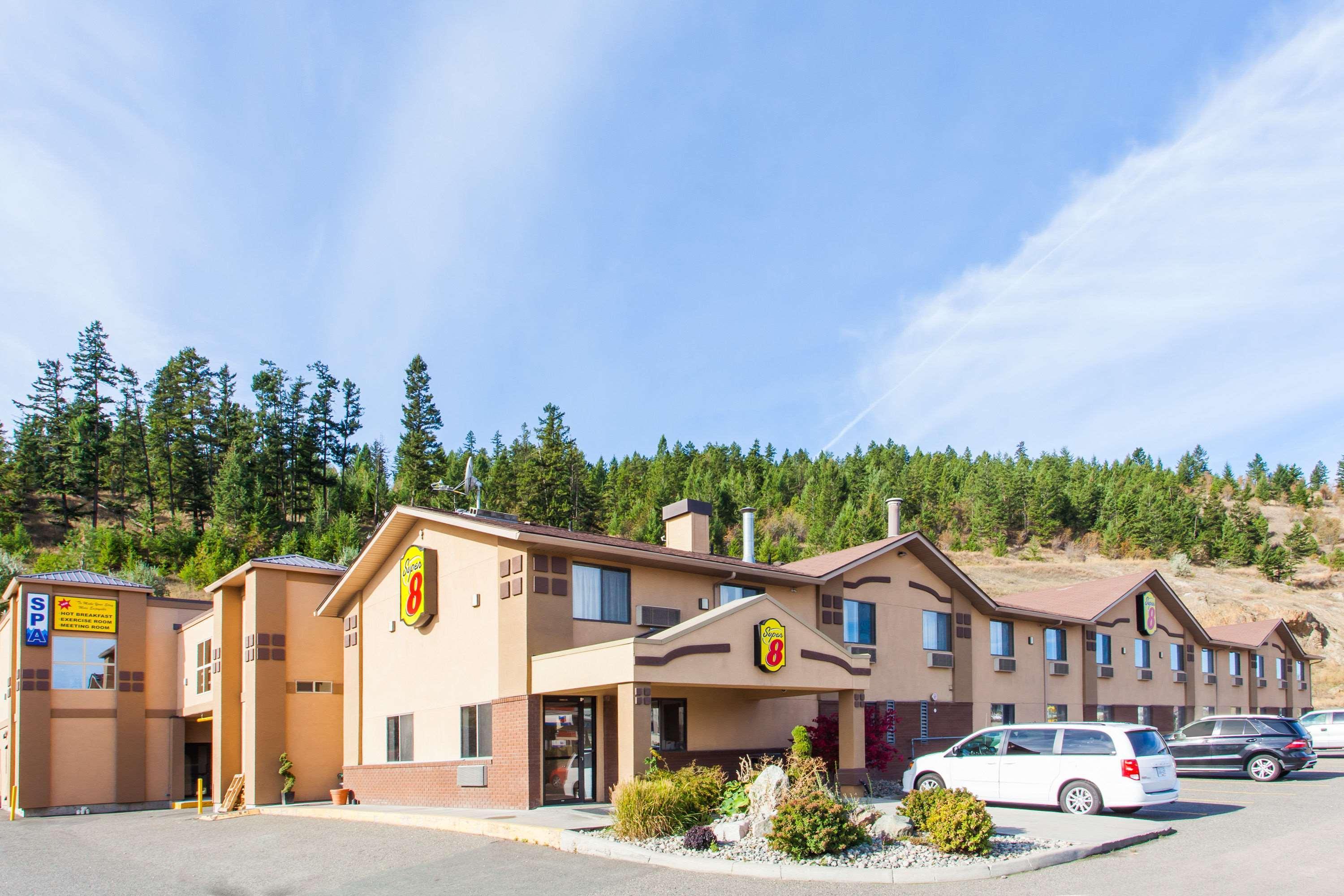 מלון Super 8 By Wyndham Kamloops On The Hill מראה חיצוני תמונה